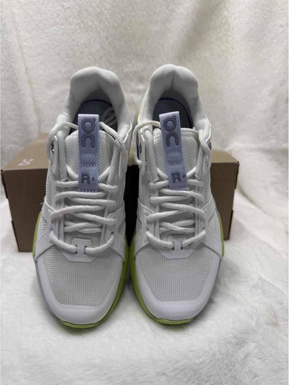 NEW ON THE ROGER CLUBHOUSE PRO RUNNING SNEAKERS YOUTH SIZE 4 OR WOMEN'S SIZE 5.5